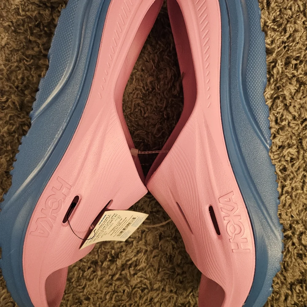 Hoka Cyclamen‎ and Coastal Sky Recovery Slides